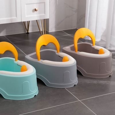 Des sièges de bébé personnalisés en rose bleu noir pour un confort et un style optimaux